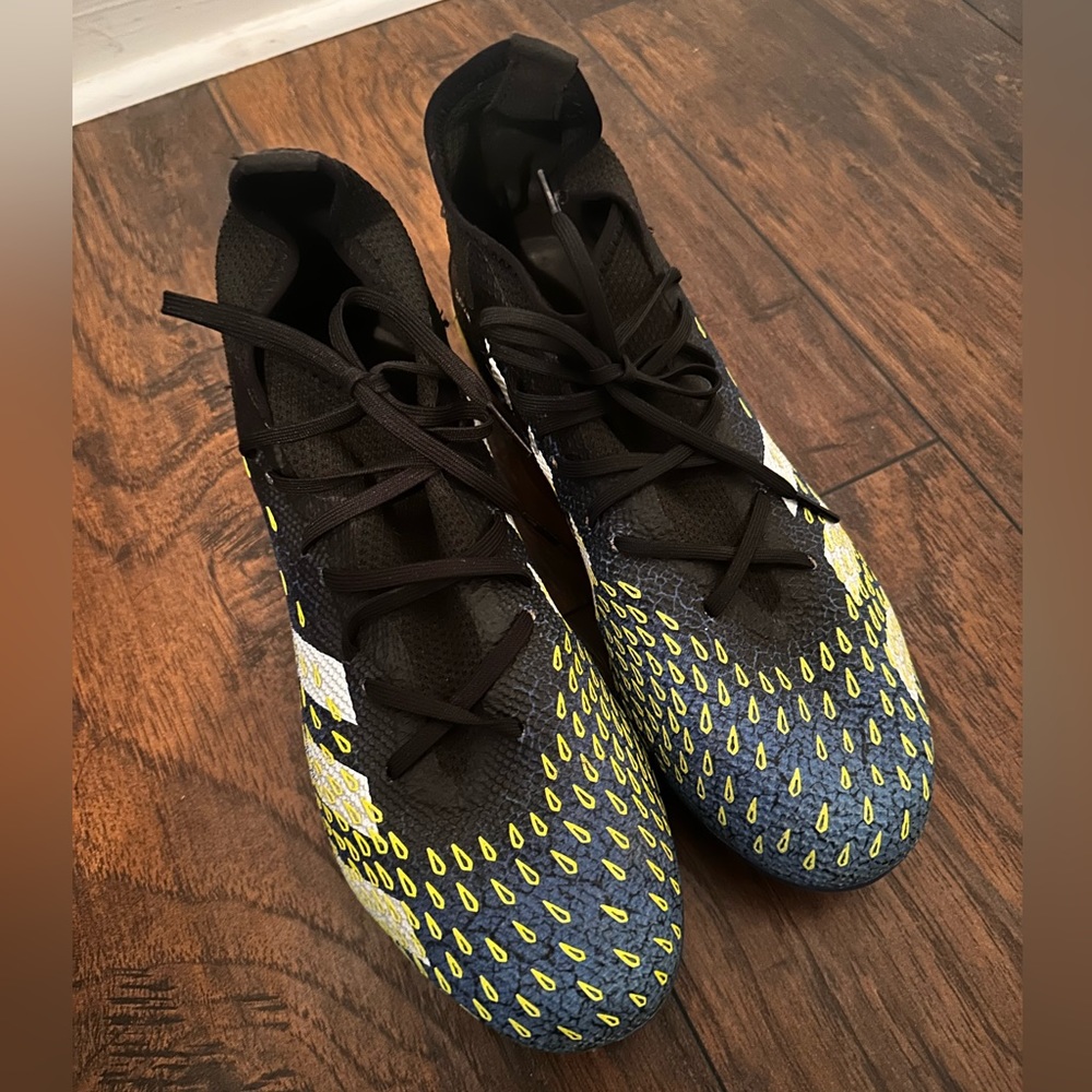 Adidas Predator Freak Soccer Cleats